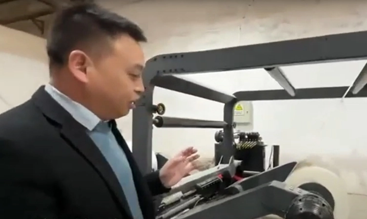 The Material Feeding of A4 Paper Cutting Machine Part3